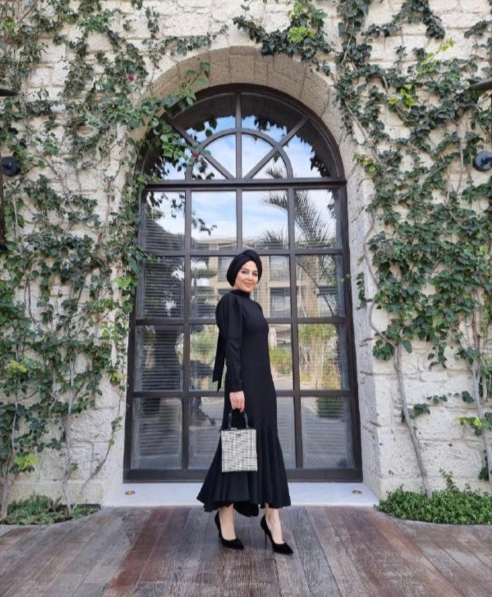 Resim Saten Etegi Volanlı Elbise