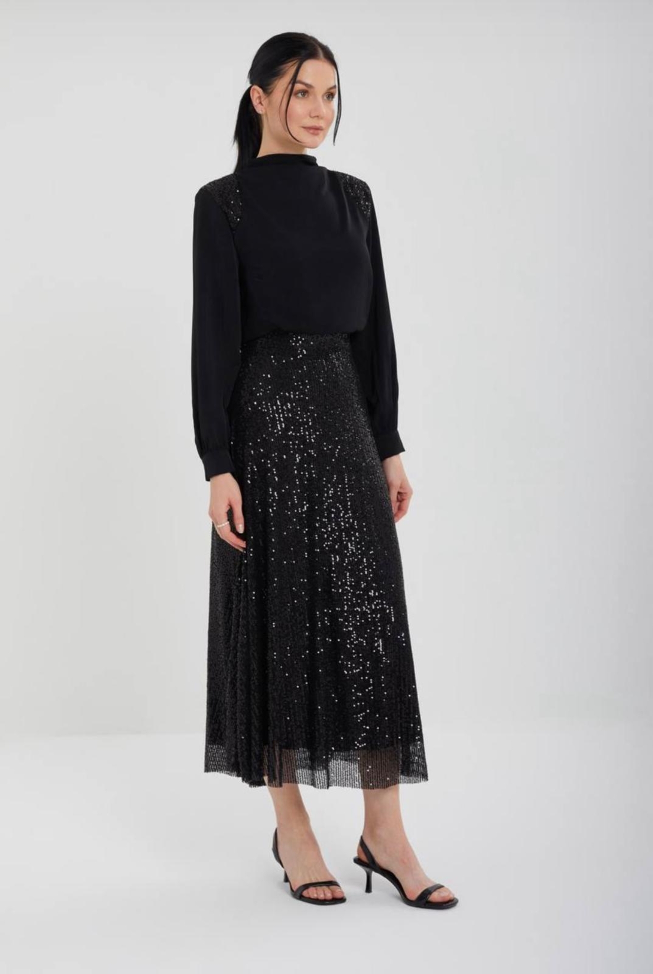 Resim PAYETLİ ETEKLİ TAKIM